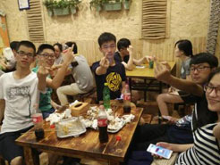 若羌烧烤加盟,学烧烤技术,开烧烤店多少钱疯狂烤翅加盟